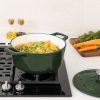 Oala antiaderenta din fonta Navaris pentru plite/cuptoare - 24 cm - 3,5 l - Verde inchis, 48777.01.80