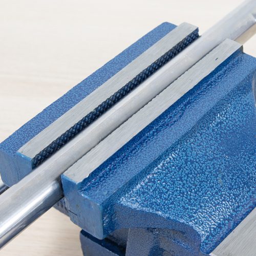 Menghina Navaris 150 mm, baza rotativa 360 de grade, prindere 135 mm, falci moi, fonta, negru, metal