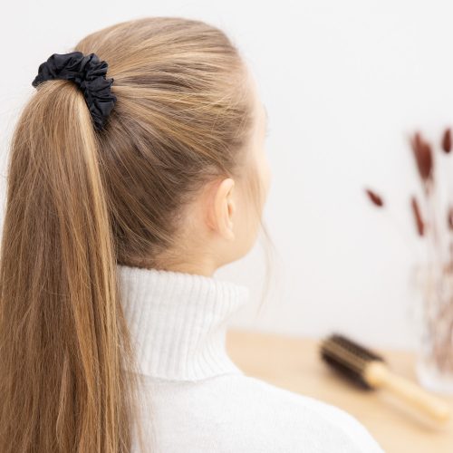 Set 2 Elastice pentru par din 100% matase elastica Navaris, Negru, 52602.01.01