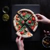 Set Piatra pizza smaltuita 30x38cm si lopata pizza din bambus, Navaris, Negru/Bej, 51246.01.02