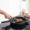 Tigaie din fonta antiaderenta Navaris pentru aragaz/cuptor/gratar - 30 cm - negru, 48585.03