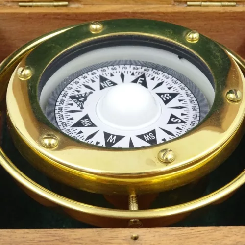 Busola de navigatie Giftdeco NC1614 din alama, cu cutie din lemn