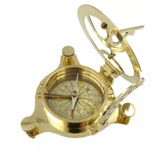 Busolă Giftdeco NC1504, alamă și lemn, înălțime 4 cm, diametru 11 cm, stil retro