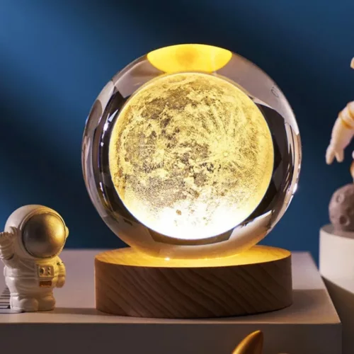 Lampă decorativă Giftdeco KKS Moon, glob din sticlă pe suport din lemn, LED USB, diametru 8 cm Giftdeco 5902067229712 imagine 4