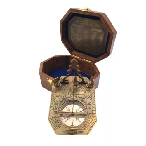 Busola cu ceas solar Giftdeco CSDF din alama si lemn