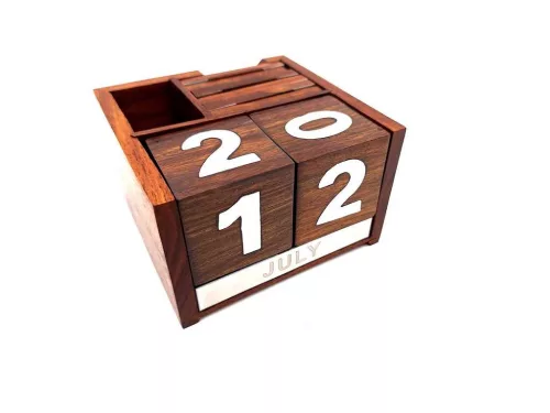 Calendar perpetuu Giftdeco CAL-1894 cu spatiu pentru pixuri
