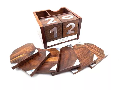 Calendar din lemn Giftdeco CAL-1894 pentru birou