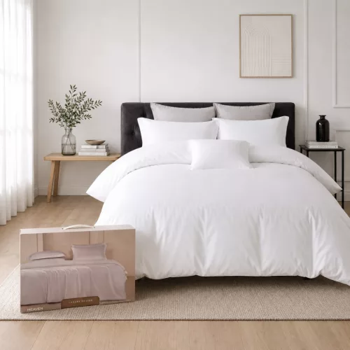 Lenjerie de pat Atria Heaven, 4 piese, 100% bumbac satinat TC300, cearceaf 220x240 cm, husa pilota 180x200 cm, 2 fete perna 50x70+5 cm, alb