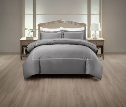 Lenjerie de pat Atria Diamond, 4 piese, 100% bumbac satinat TC300, cearceaf 220x240 cm, husa pilota 180x200 cm, 2 fete perna 50x70+5 cm, broderie gri/alb